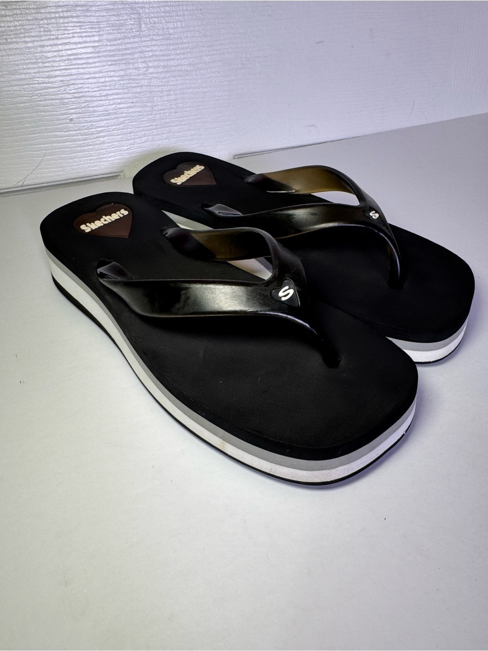 Y2K Skechers Black and White Platform Flip Flops